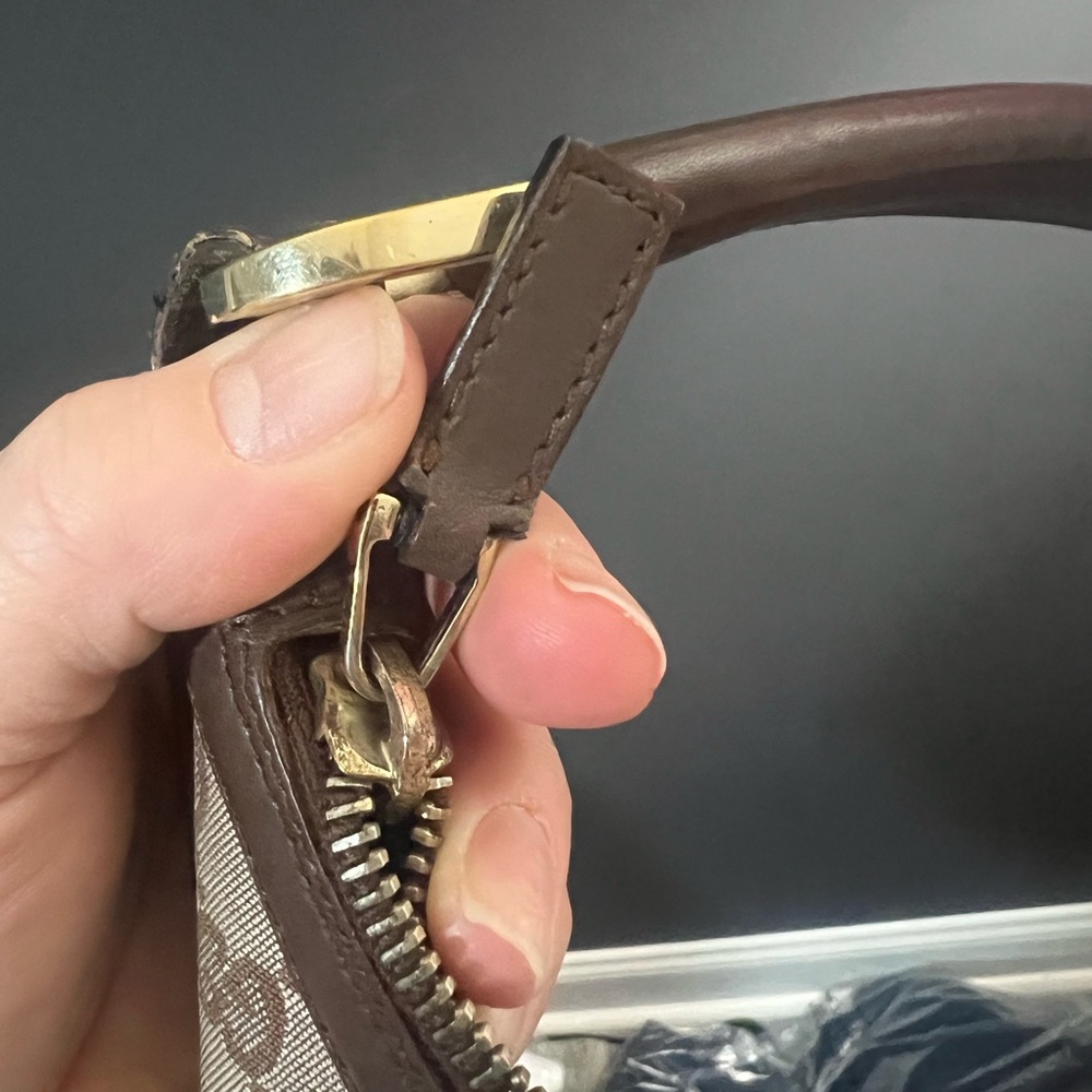 Gucci Beige and Brown Hobo Bag - Picture 10 of 16